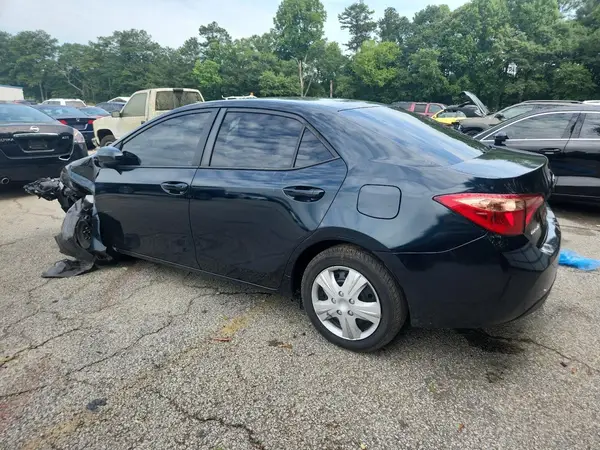 5YFBURHE9KP943532 2019 TOYOTA COROLLA - Image 2