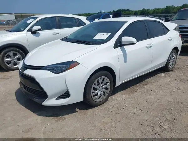 5YFBURHE9KP944003 2019 TOYOTA COROLLA - Image 2