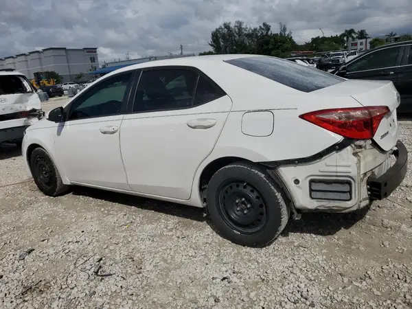 5YFBURHE9KP944146 2019 TOYOTA COROLLA - Image 2
