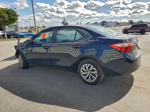 5YFBURHE9KP946334 2019 TOYOTA COROLLA - Image 2