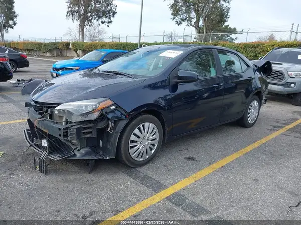 5YFBURHE9KP946978 2019 TOYOTA COROLLA - Image 2