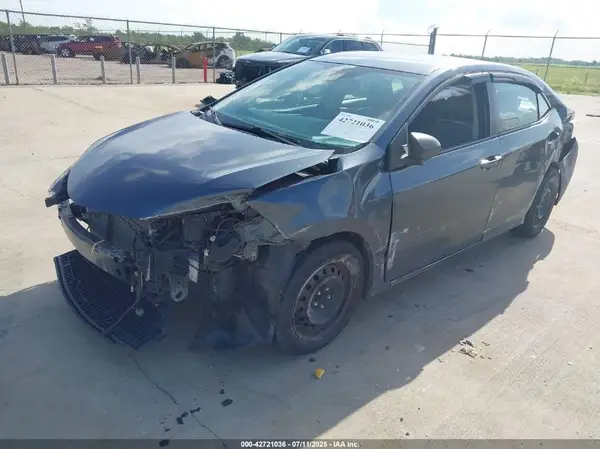 5YFBURHEFHP651445 2017 TOYOTA COROLLA - Image 2
