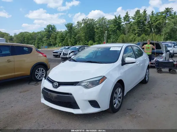 5YFBURHEXGP371801 2016 TOYOTA COROLLA - Image 2
