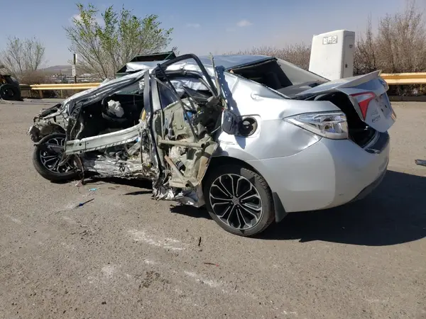 5YFBURHEXGP378201 2016 TOYOTA COROLLA - Image 2