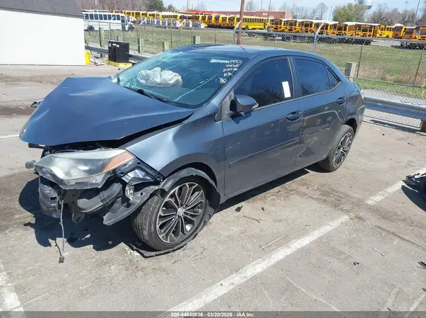 5YFBURHEXGP387562 2016 TOYOTA COROLLA - Image 2