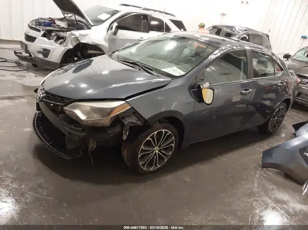 5YFBURHEXGP393328 2016 TOYOTA COROLLA - Image 2