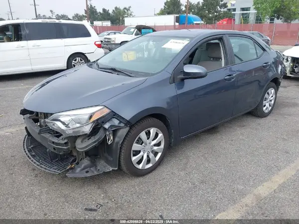 5YFBURHEXGP396035 2016 TOYOTA COROLLA - Image 2