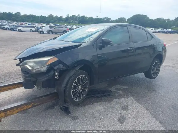 5YFBURHEXGP399999 2016 TOYOTA COROLLA - Image 2