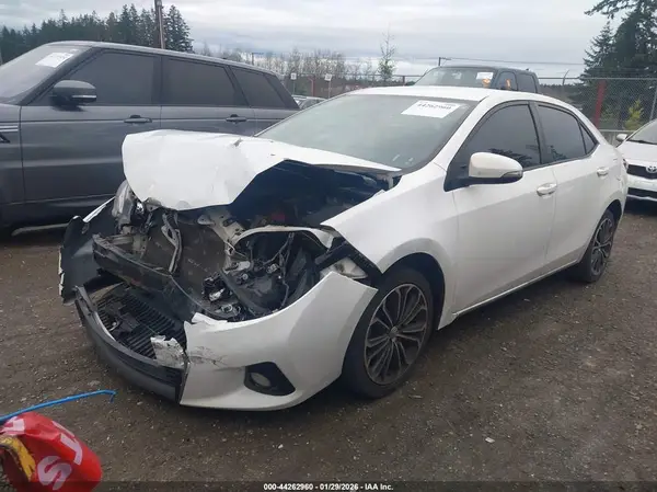 5YFBURHEXGP404859 2016 TOYOTA COROLLA - Image 2