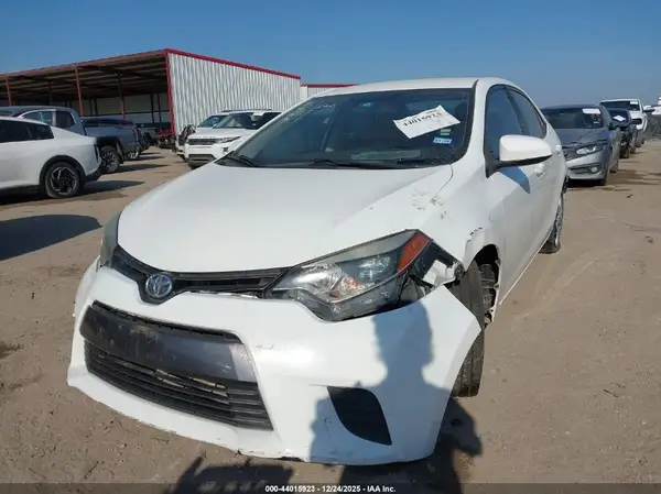 5YFBURHEXGP416932 2016 TOYOTA COROLLA - Image 2