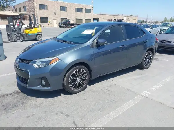 5YFBURHEXGP424903 2016 TOYOTA COROLLA - Image 2