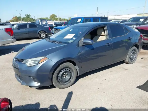 5YFBURHEXGP425873 2016 TOYOTA COROLLA - Image 2