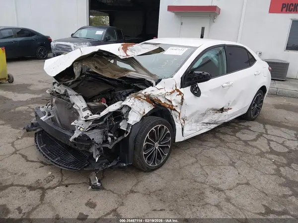 5YFBURHEXGP442138 2016 TOYOTA COROLLA - Image 2