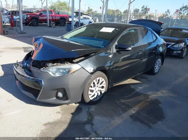 5YFBURHEXGP443645 2016 TOYOTA COROLLA - Image 2