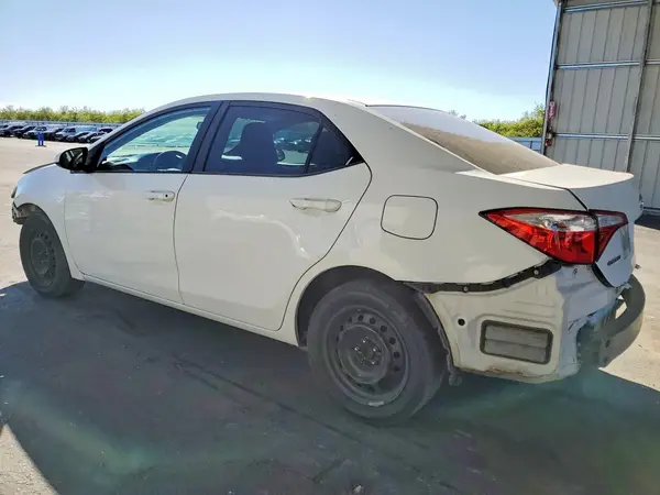 5YFBURHEXGP445881 2016 TOYOTA COROLLA - Image 2