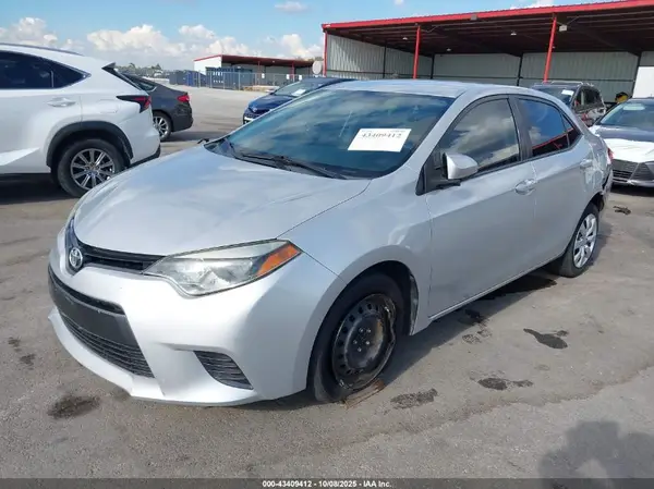 5YFBURHEXGP447078 2016 TOYOTA COROLLA - Image 2