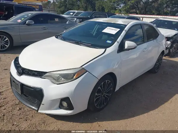 5YFBURHEXGP447436 2016 TOYOTA COROLLA - Image 2