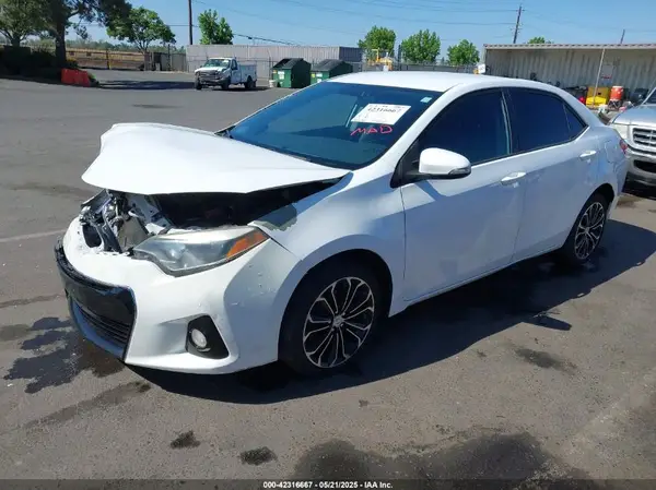 5YFBURHEXGP447551 2016 TOYOTA COROLLA - Image 2