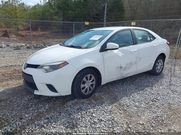5YFBURHEXGP447985 2016 TOYOTA COROLLA - Image 2