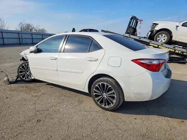 5YFBURHEXGP450899 2016 TOYOTA COROLLA - Image 2