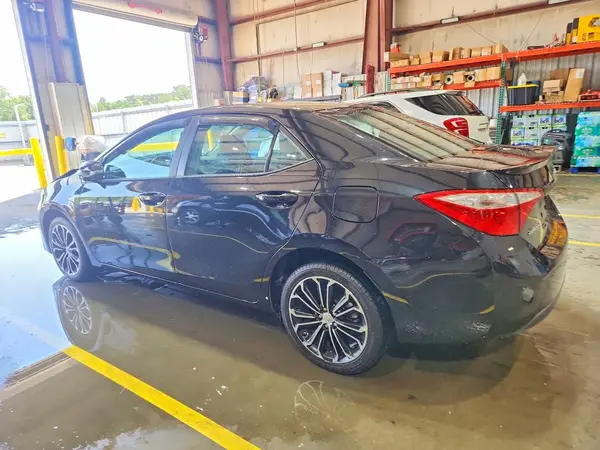 5YFBURHEXGP452085 2016 TOYOTA COROLLA - Image 2