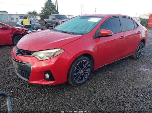 5YFBURHEXGP462695 2016 TOYOTA COROLLA - Image 2