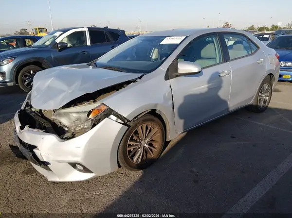 5YFBURHEXGP474586 2016 TOYOTA COROLLA - Image 2