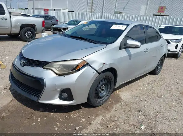 5YFBURHEXGP479593 2016 TOYOTA COROLLA - Image 2
