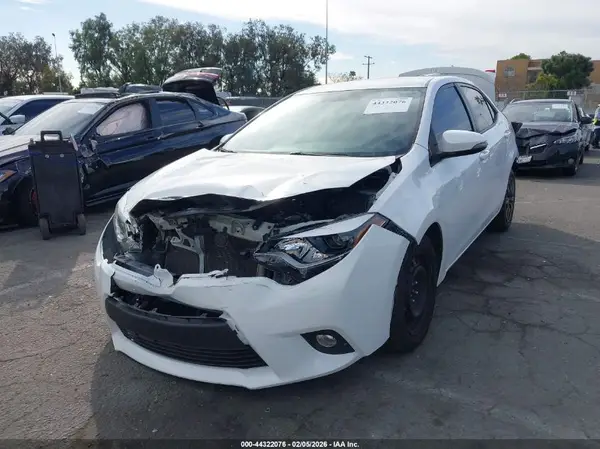 5YFBURHEXGP481764 2016 TOYOTA COROLLA - Image 2