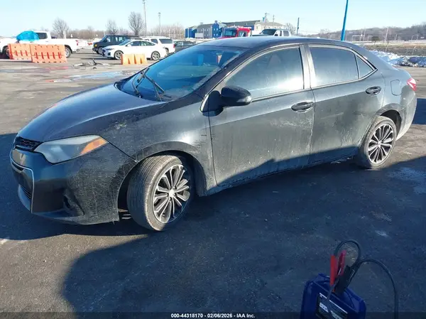 5YFBURHEXGP485877 2016 TOYOTA COROLLA - Image 2