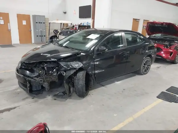 5YFBURHEXGP490111 2016 TOYOTA COROLLA - Image 2
