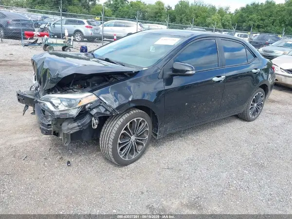 5YFBURHEXGP501897 2016 TOYOTA COROLLA - Image 2