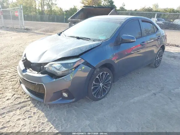 5YFBURHEXGP505884 2016 TOYOTA COROLLA - Image 2