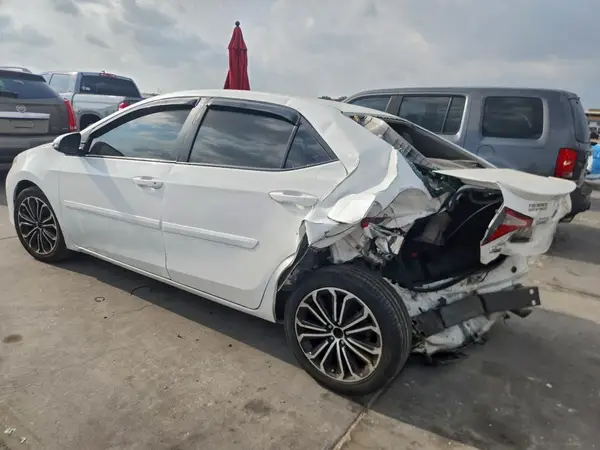 5YFBURHEXGP518473 2016 TOYOTA COROLLA - Image 2