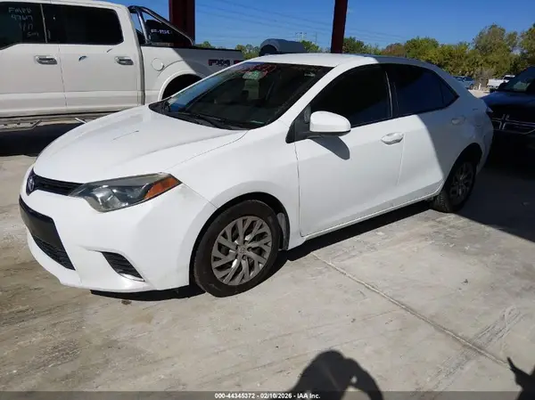 5YFBURHEXGP520367 2016 TOYOTA COROLLA - Image 2
