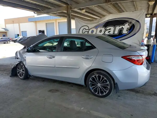 5YFBURHEXGP524581 2016 TOYOTA COROLLA - Image 2