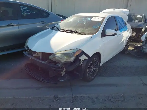 5YFBURHEXGP529845 2016 TOYOTA COROLLA - Image 2