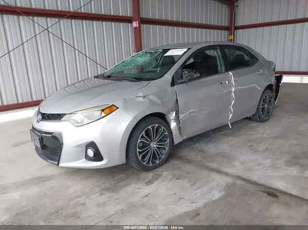 5YFBURHEXGP549318 2016 TOYOTA COROLLA - Image 2