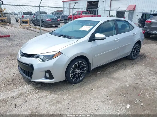 5YFBURHEXGP557743 2016 TOYOTA COROLLA - Image 2