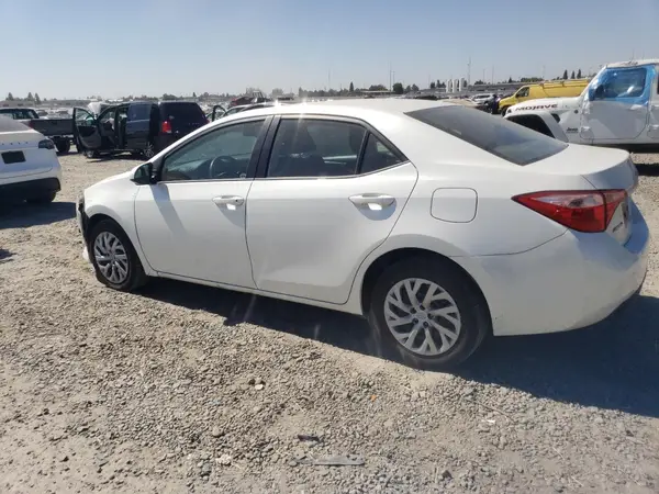 5YFBURHEXHP570395 2017 TOYOTA COROLLA - Image 2