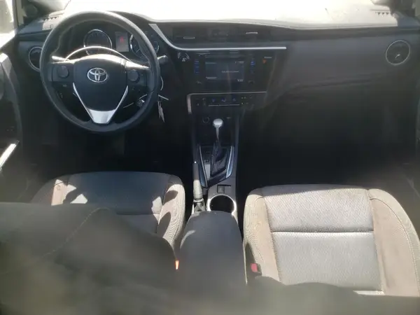 5YFBURHEXHP570395 2017 TOYOTA COROLLA - Image 8