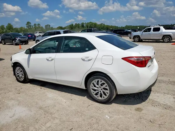 5YFBURHEXHP570655 2017 TOYOTA COROLLA - Image 2