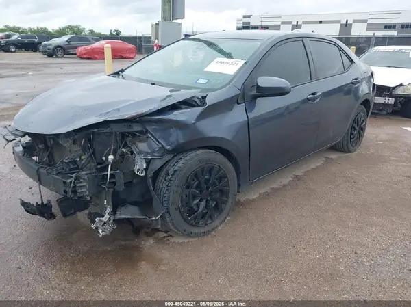 5YFBURHEXHP571403 2017 TOYOTA COROLLA - Image 2
