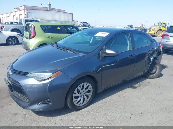 5YFBURHEXHP571448 2017 TOYOTA COROLLA - Image 2