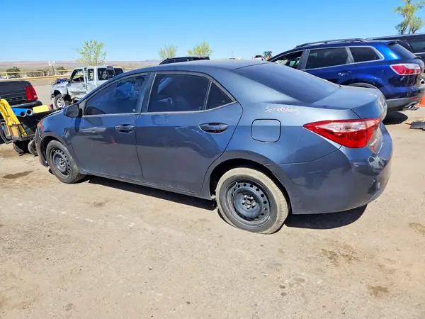 5YFBURHEXHP572065 2017 TOYOTA COROLLA - Image 2