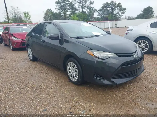 5YFBURHEXHP572289 2017 TOYOTA COROLLA - Image 1
