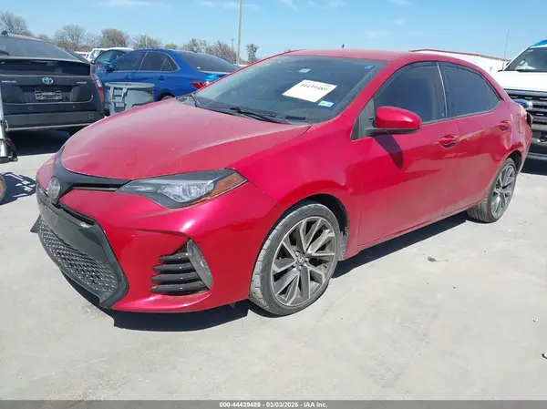 5YFBURHEXHP575919 2017 TOYOTA COROLLA - Image 2