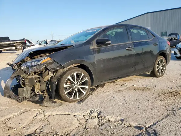 5YFBURHEXHP577864 2017 TOYOTA COROLLA - Image 1