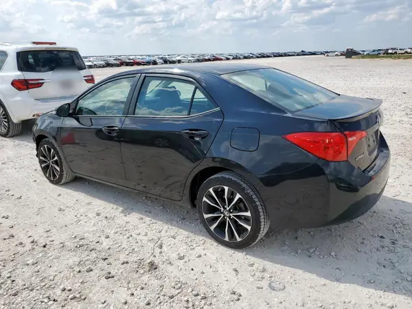 5YFBURHEXHP579632 2017 TOYOTA COROLLA - Image 2