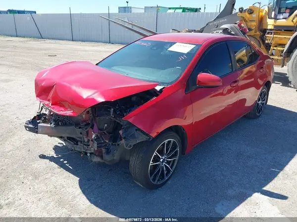 5YFBURHEXHP579811 2017 TOYOTA COROLLA - Image 2